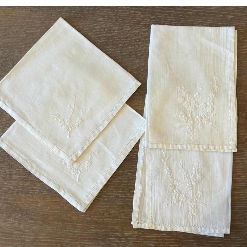 Vintage set of 4 ivory floral embroidered linen napkins Retro